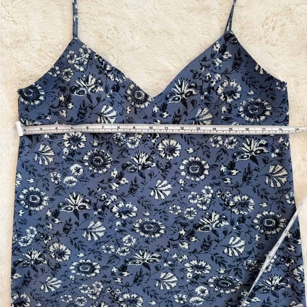 Club Monaco Cami Top Blue Floral V-Neck Silk Blend M Summer Resort - Picture 8 of 9